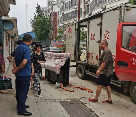 钢琴搬运.webp 钢琴搬运.webp